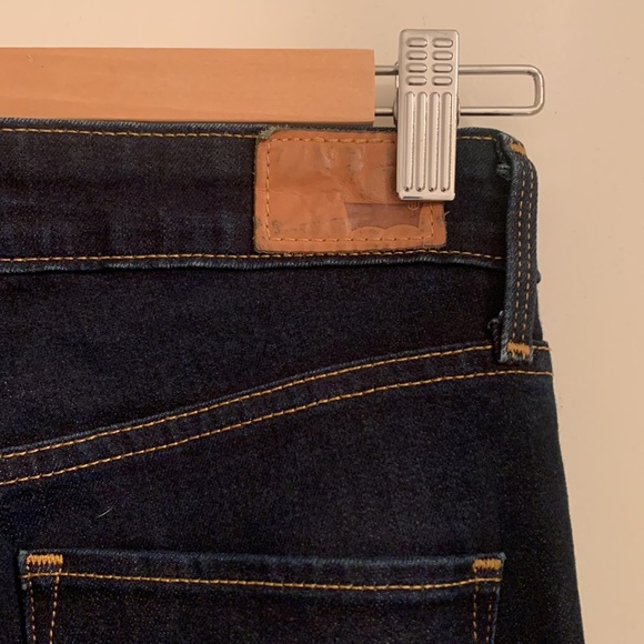 Levi’s High Rise Skinny Jeans - Dark Wash - Picture 3 of 4